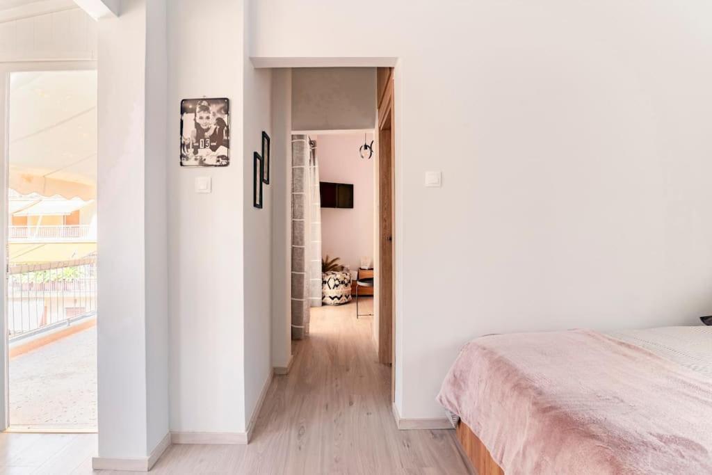 Under The Hill Apartment Athens Ngoại thất bức ảnh