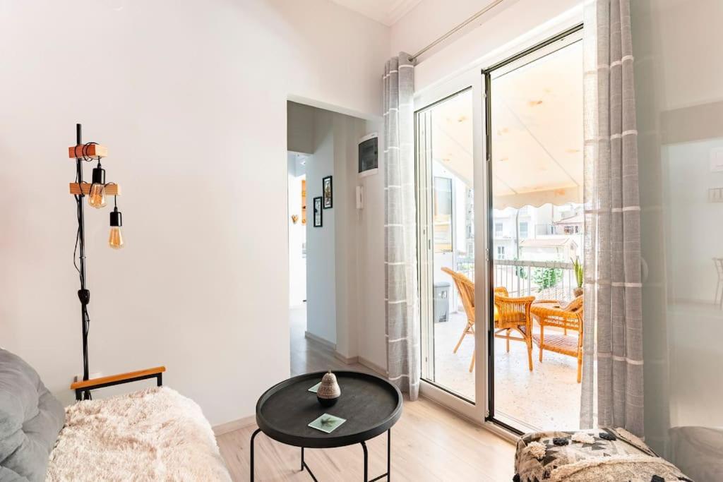 Under The Hill Apartment Athens Ngoại thất bức ảnh